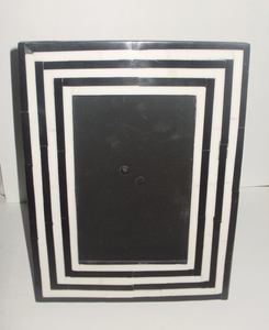 Cadre photo en bois fabriqué à la main Élégance intemporelle pour vos souvenirs par l'artisanat du croissant - Product Image 4