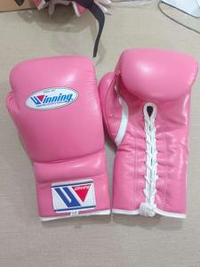 Nouvelle conception, ensemble de boxe professionnel en cuir noir, élégant, pour la boxe de combat, équipement d'entraînement de boxe, de frappe et de kick-boxing - Product Image 3