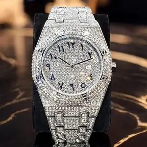 Montre sport tendance avec verre diamanté, bracelet en acier durable, mouvement mécanique, design élégant, disponible en unisexe, quantité en gros - Product Image 1