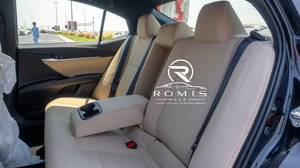 Toyota Camry d'occasion 2018, berline essence, entrée sans clé, démarrage par bouton-poussoir, toit panoramique, 6 places - Product Image 4