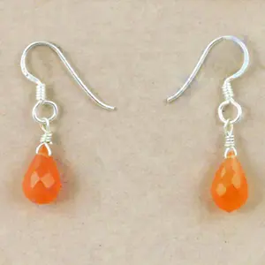 Boucles d'oreilles vintage en argent 925 avec pendentif en or plaqué, design en forme de larme avec pierre de cornaline orange, émeraude et perle pour femmes - Product Image 2