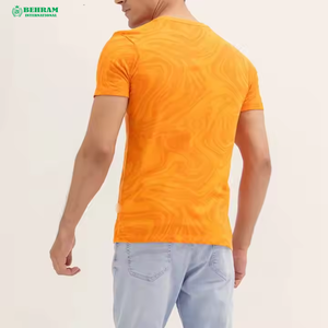 เสื้อยืดผู้ชายคุณภาพสูง พิมพ์โลโก้ตามสั่ง 220 กรัม ระบายอากาศได้ดี เป็นมิตรกับสิ่งแวดล้อม สีส้มสดใส ผ้าโพลีเอสเตอร์ 100% เหมาะสำหรับใส่ลำลอง - Product Image 4