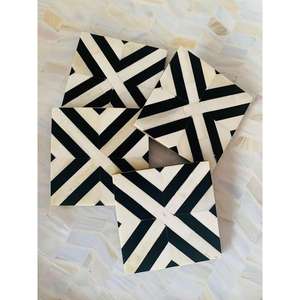 Juego de posavasos de forma redonda de madera y resina de diseño moderno a precio de venta al por mayor de fabricante indio juego de posavasos usados para fiesta de boda - Product Image 2