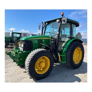 Tractor John Deere 5065E 4WD asequible con enganche de 3 puntos, ROPS y toma de fuerza trasera para uso agrícola - Product Image 1
