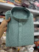 Dernier modèle de styliste Modern Style High On Demand Attrayant Heavy Rayon Kurta Pant Chikan Work World Wide Exporter à vendre