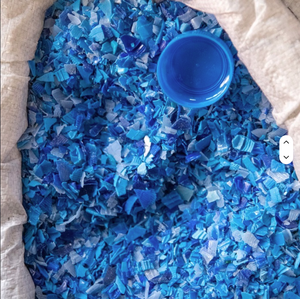 Flocons de HDPE recyclé en vrac de qualité film d'extrusion bleu pour applications de soufflage – Fournisseur - Product Image 5