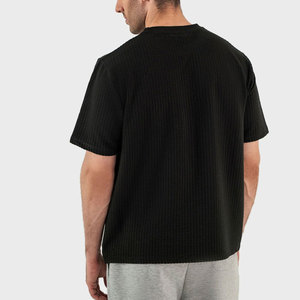 T-shirt en coton à demi-manches de couleur noire pour hommes 2025 Article de marque Pakistan Trending Wear T-shirt d'été pour hommes - Product Image 5