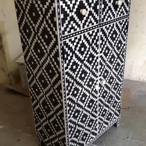 Incrustation d'os généralement artisanat tradition personnalisée et florale Table de chevet armoire incrustation d'os salon d'Inde - Product Image 1