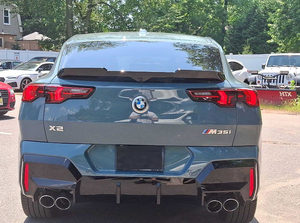 Limpio seminuevo 2024 2x2 M35i - Product Image 5