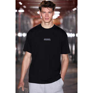 T-shirt à manches courtes pour homme GRIMELANGE VITO, 100% coton biologique, broderie avec inscription, coupe ample et oversize - Product Image 1