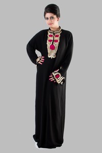 Abaya de style qatari avec broderie de la meilleure qualité pour les femmes islamiques à Dubaï - Product Image 2