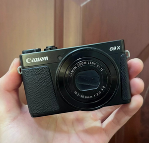 Appareil photo numérique Canon PowerShot G9X prêt à être expédié, 20,1 MP avec zoom optique 3x, anglais - Product Image 1