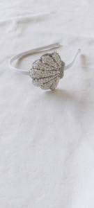 ที่คาดผมแต่งงานแบบสั่งทำพิเศษ ประดับด้วยลูกปัด ปักลาย และเลื่อม เป็นมิตรกับสิ่งแวดล้อม สำหรับขายต่อ - Product Image 6