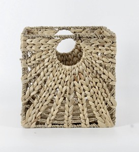 ตะกร้าผักตบชวาทะเลทรงสี่เหลี่ยมทำด้วยมือพร้อมด้ามจับธรรมชาติสไตล์ใหม่จากเวียดนาม - Product Image 2
