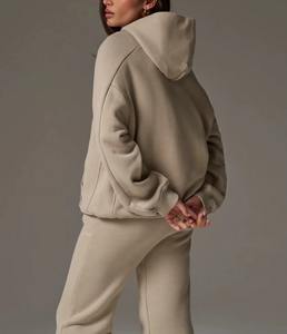 Ensemble de survêtement élégant en velours pour femme 2025, cardigan à col montant zippé et pantalon large, tenue décontractée tendance pour l'hiver - Product Image 2