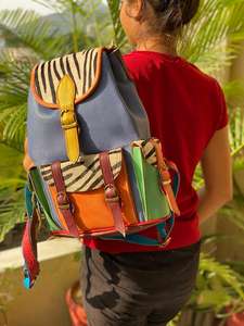 Sac à dos en cuir de vache avec fourrure animale - Product Image 5