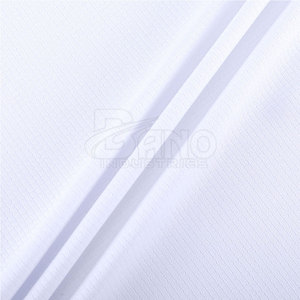 Uniforme de fútbol profesional de 100% poliéster para hombres, diseño personalizado, técnica de alta sublimación, logotipo directo de fábrica verde en blanco - Product Image 4