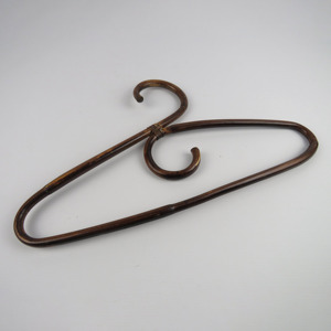 Cintre en bois de rotin cintres naturels noirs non pliables pour des vestiaires de vêtement - Product Image 3