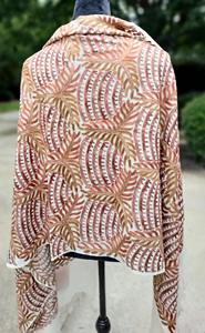 Châle en cachemire traditionnel vibrant avec broderie Paisley et pompons fins Pièce de mode d'hiver - Product Image 6