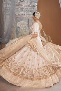 DECENT & BEAUTIFUL-WHITE-BRIDAL <b>BLOUSE</b>,LEHENGA & DUPATTA DRESS WITH EMBELLISHED CRYSTAL GLASS BEADS,DABKA WORK for WEDDING=2024 - Product Image 2
