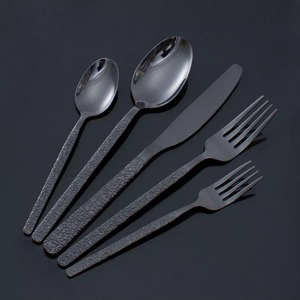 Juego de Cubiertos de Latón Premium con Acabado Negro, Diseño Elegante y Duradero, Multiusos para el Hogar, Restaurantes y Hostelería, de la India - Product Image 5