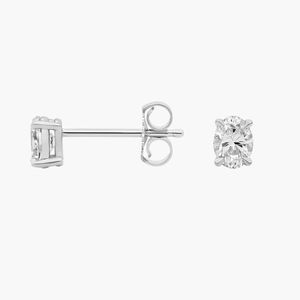 Boucles d'oreilles clous en diamant de laboratoire taille ovale à quatre griffes 0,50 ct en or jaune et blanc 14 carats – Cadeau de mariage ou d'anniversaire - Product Image 3