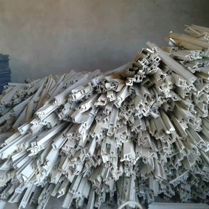 Plastique PVC de haute qualité pour profilés de portes et fenêtres, recyclage et broyage de tuyaux PVC à vendre - Product Image 1