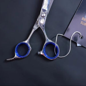 Ciseaux professionnels pour couper les cheveux, en acier inoxydable, ciseaux de barbier avec anneaux bleus pour les doigts - Product Image 3