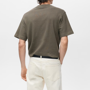 เสื้อยืดโชว์ไหล่ทรงหลวมคอกลมสำหรับผู้ชายโอเวอร์ไซส์220gsm โลโก้ได้ตามต้องการ - Product Image 6