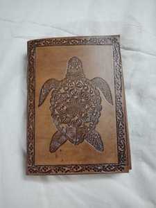 Diarios de piel con relieve de tortuga hechos con páginas de papel hechas a mano de algodón ideales para reventa por librerías - Product Image 4