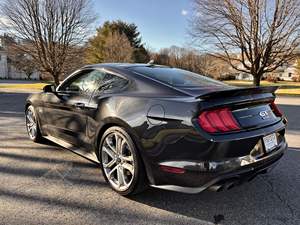 ฟอร์ด มัสแตง จีที คูเป้ พรีเมียม ปี 2022 มือสอง ~14,800 ไมล์ เกียร์ธรรมดา 6 สปีด เครื่องยนต์ V8 แรงสูง ไมล์น้อย - Product Image 2