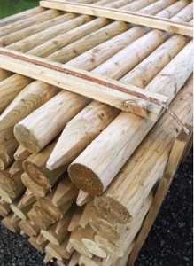 Piquets en bois d'eucalyptus, piquets de jardin en bois, piquets de soutien pour plantes, bâtons en bois naturel ronds pour le jardinage, l'agriculture et l'aménagement paysager - Product Image 2