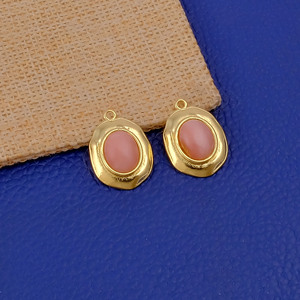 Colgante de piedra lunar de melocotón con diseño martillado, elegante chapado en oro antideslustre, ajuste de bisel de fiesta de latón orgánico para bricolaje - Product Image 4