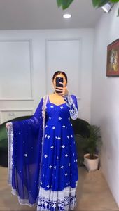 Beau costume de créateur-Pent et Dupatta avec séquence avec fil - Product Image 5