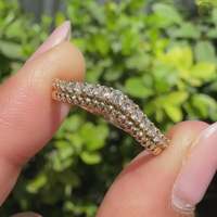 Anillo de Boda Curvo con Doble Hilera de Diamantes Cultivados en Laboratorio con Corte Brillante Redondo para Mujer con Claridad VS