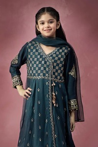 Lehenga Choli brodé formel pour filles pakistanaises avec des glands élégants et un flair net pour les célébrations de l'Aïd d'anniversaire de fête - Product Image 4