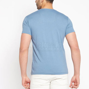 Camisetas de moda con cuello en V para hombre, 100% algodón, tela suave, estilo casual urbano, atuendo cómodo para el verano. - Product Image 5
