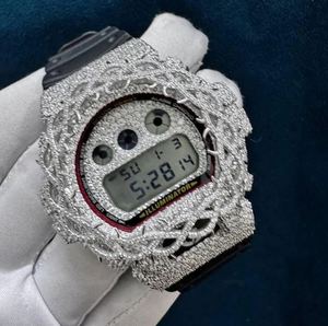 นาฬิกาเพชรเพชรมอยส์ซอไนต์เย็น: นาฬิกาหรูของผู้ชายแบบกำหนดเอง - Product Image 2