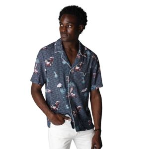 La chemise Playa of Eden Navy représente Adam et Eve dans un paradis tropical avec un passepoil blanc et des boutons en coquille d'Agoya - Product Image 2