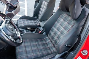 USADO EN BUEN ESTADO, VOLANTE A LA IZQUIERDA |   CONDUCCIÓN DERECHA |   GTI S 2019, Transmisión Manual de 6 Velocidades, Motor Turbo de 4 Cilindros - Product Image 3