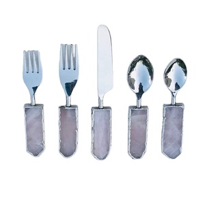 Vente en gros de 5 couverts en agate de quartz rose sculpté poli Feng Shui Love Semi-Precious Stone Crafts Healing Ball Pendule - Product Image 1