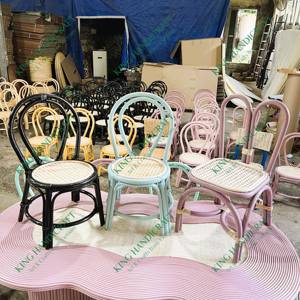 Chaise moderne de charme en rotin pour enfants pour les fêtes intérieures et extérieures Sièges élégants et confortables pour le salon et la cuisine - Product Image 5