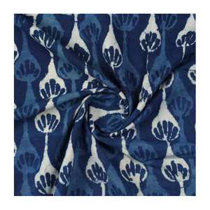 Algodón con estampado índigo Bloque de mano Bloque índigo Algodón teñido vegetal Respetuoso con el medio ambiente Cámbrico Bloque índigo Telas estampadas para vestido - Product Image 4