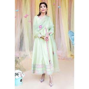 Conjunto de traje para mujer Emerie Angarkha y pantalones - Product Image 1