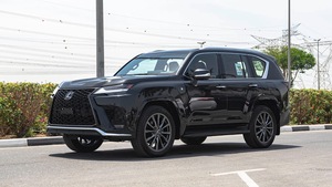 Lexus LX600 SUV 2025 7 places Diesel Sièges en cuir foncé Phares à LED Toit ouvrant panoramique Transmission automatique Pneus R18 Euro - Product Image 4