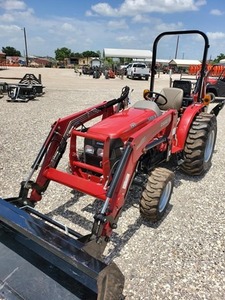 Tracteur CASE IH FARMALL 25A 2025 avec pompe à moteur et boîte de vitesses, composants essentiels inclus - Product Image 6