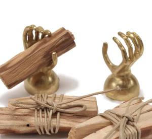 Support de Palo Santo en forme de main en aluminium Finition or de qualité supérieure Support décoratif pour la maison Église Parfum décoratif Rituel Utilisation - Product Image 4