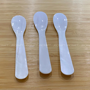 Belle cuillère en nacre blanche de haute qualité, cuillère à caviar, cuillère à coquille parfaite pour servir du caviar taille 12cm - Product Image 1