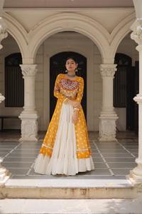 Kota Cotton Lehenga Kurti Garba moderne brodé, coupe trapèze longueur ras du sol, décolleté cœur, dos nu, fermeture éclair, style Kutchi - Product Image 3