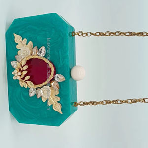 Nouveau design de pochette de soirée en résine et métal pour dames pour fêtes et mariages Sac à main en résine et métal Falak world export - Product Image 1